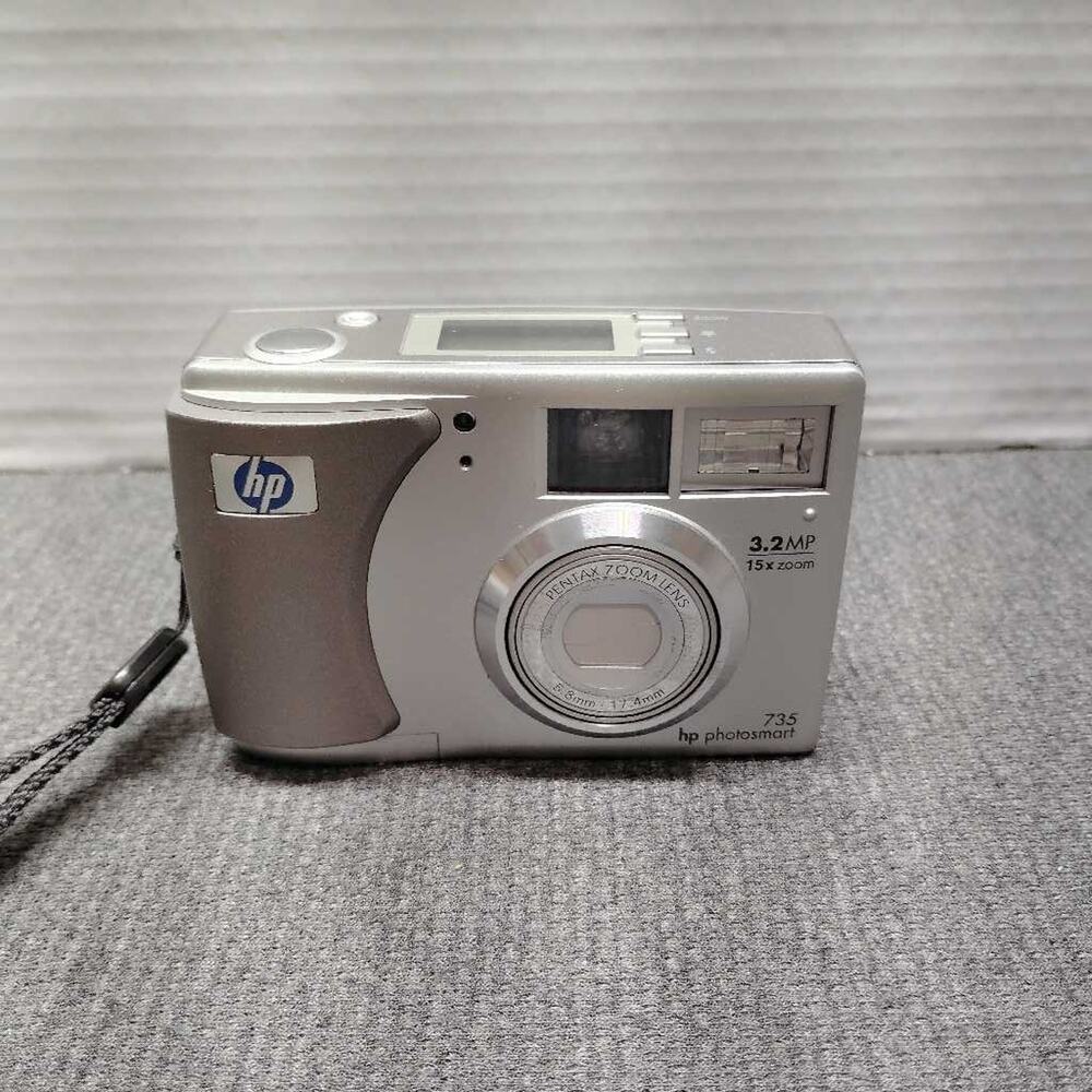 HP Photosmart 735 Digital Camera 3.2MP 15x Zoom Silver For Parts Only